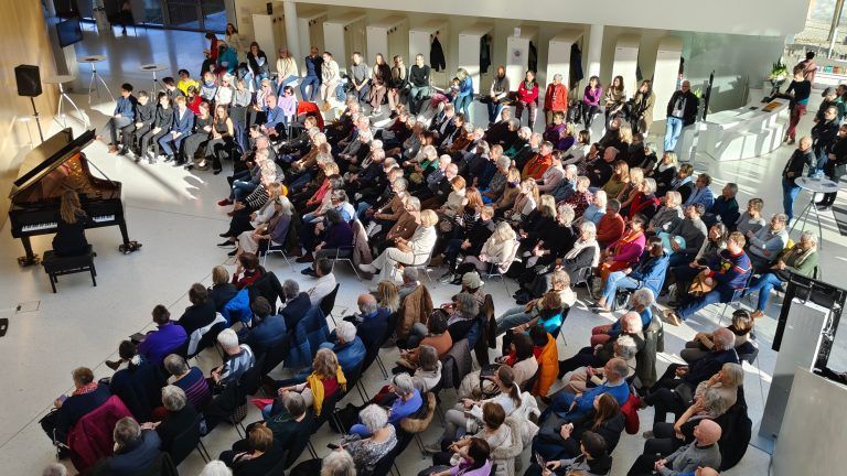 Reger Andrang: Das Konzert am Mittag erfreut sich wachsender Nachfrage. - Konzert am Mittag mit der Klavierklasse von Yunus Kaya - Konzert am Mittag