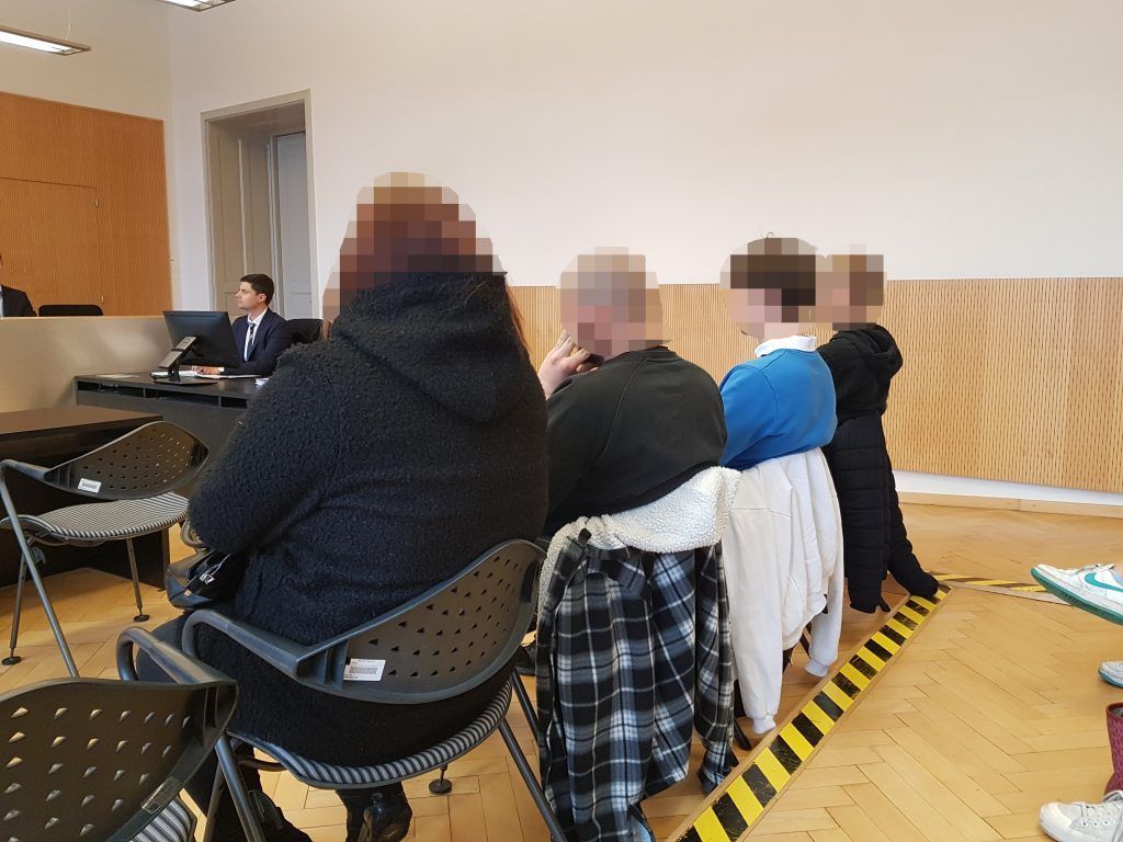 Jugendliche speisen Dealerin mit falschem 50er ab