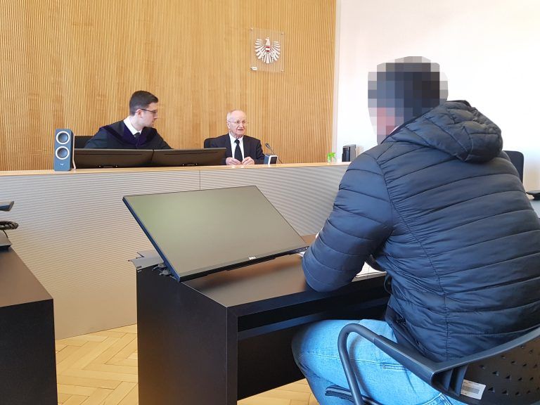 Türsteher Sender, Ali D. gedeckt
