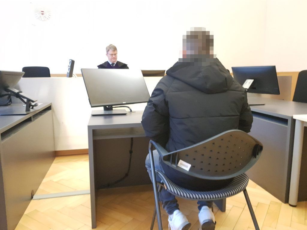 „Ich werde Dich hinter dem Auto herzerren“ drohte er der Mutter seiner Kinder