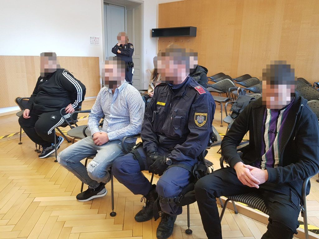 28 falsche „Hunderter“ in Verkehr gebracht