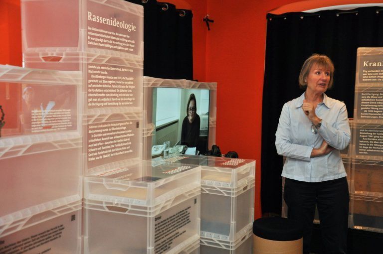 Die Ausstellung „Tatsachen. das materielle Erbe des Nationalsozialismus“ ist noch bis 23. Februar 2025 im Stadtmuseum zu sehen.