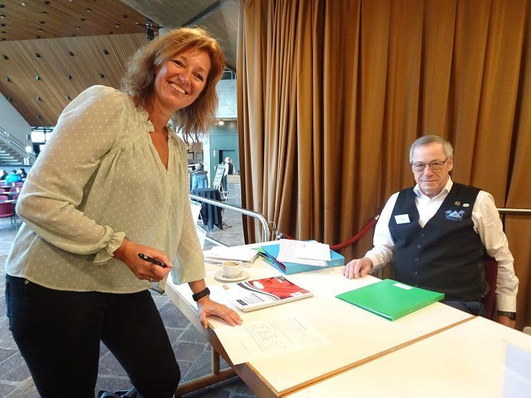 Kunstvolle Krippen zum Jubiläum: Birgit Bargetz gehört zu den zukünftigen Krippenbauerinnen in Dornbirn.