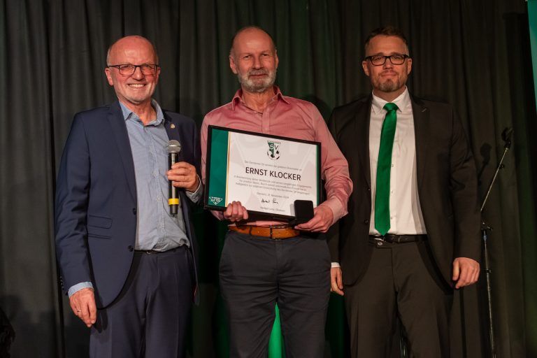70 Jahre Dornbirner SV und Begeisterung für den Fußball: Ernst Klocker ist dem Verein seit vielen Jahren verbunden und freute sich über die Auszeichnung.