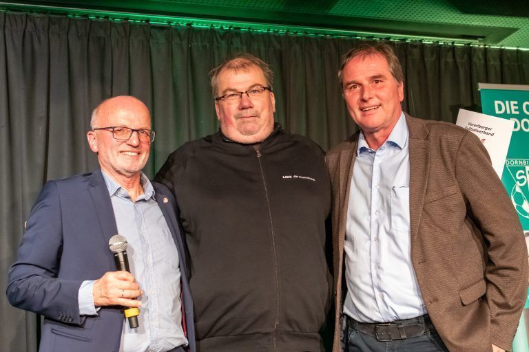 70 Jahre Dornbirner SV und Begeisterung für den Fußball: Herbert Lenz mit Torwart-Legende Dieter Meissner und Alfons Kirchmann. (v.li.n.re.)