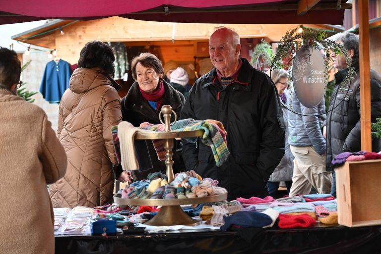 Weihnachtlicher Glanz am Kirchplatz: Beim Chrischtkendlimarkt war für jeden etwas dabei.