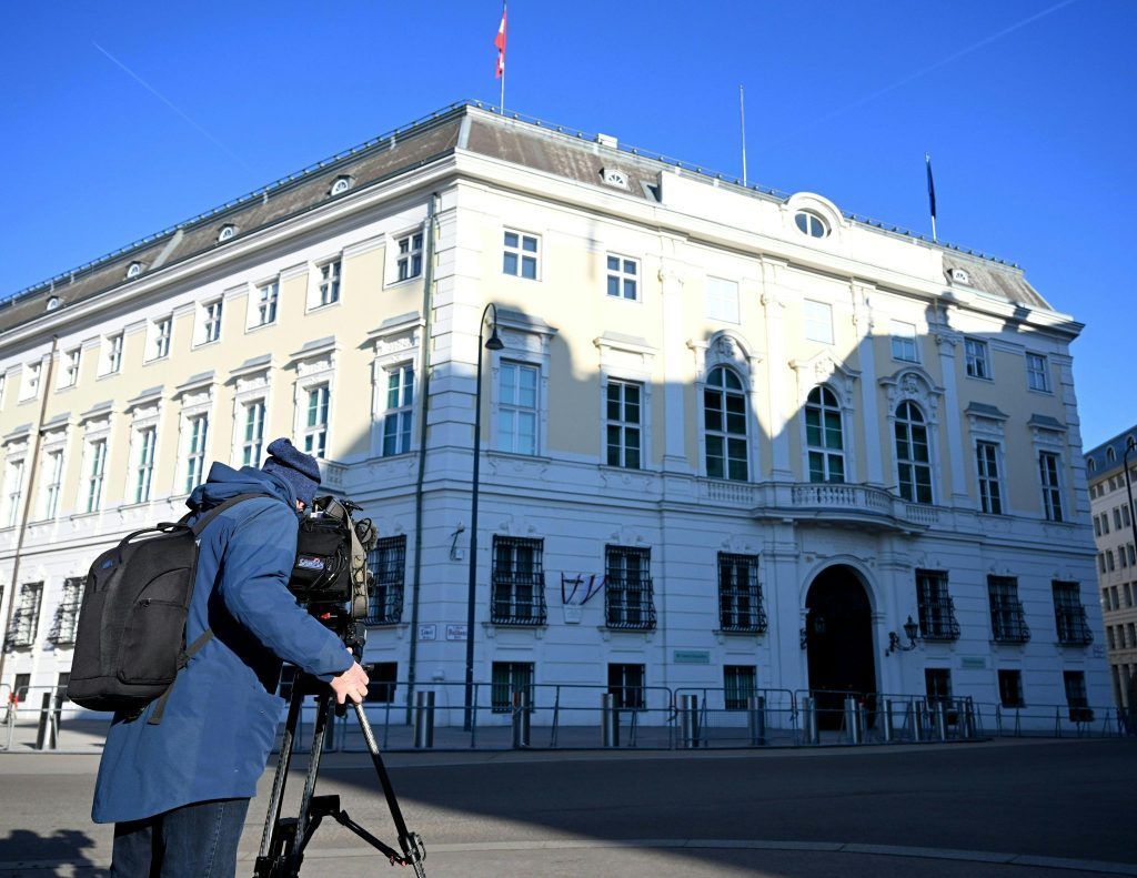 Neue Runde der Parteispitzen soll Knoten lösen