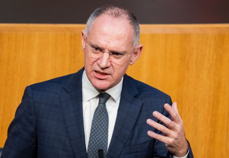 ABD0019_20241211 – WIEN – STERREICH: Innenminister Gerhard Karner (VP) am Mittwoch, 11. Dezember 2024, whrend einer Sitzung des Nationalrats im Parlament in Wien. – FOTO: APA/GEORG HOCHMUTH