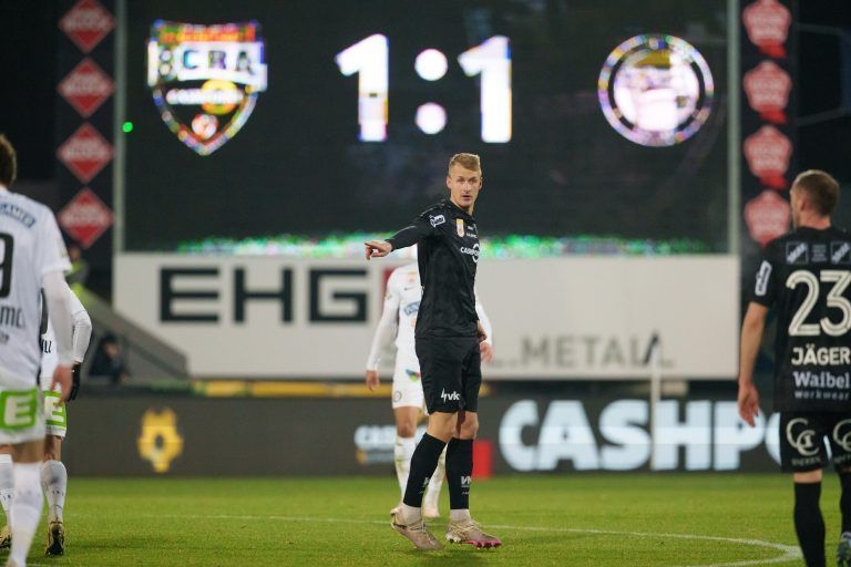 ABD0149_20241130 – ALTACH –
STERREICH: Jubel zum 1:1 durch Lukas Gugganig (Altach) am Samstag, 30. November 2024, anl. der Bundesliga-Begegnung zwischen Cashpoint SCR Altach und SK Puntigamer Sturm Graz in Altach. – FOTO: APA/DIETMAR STIPLOVSEK