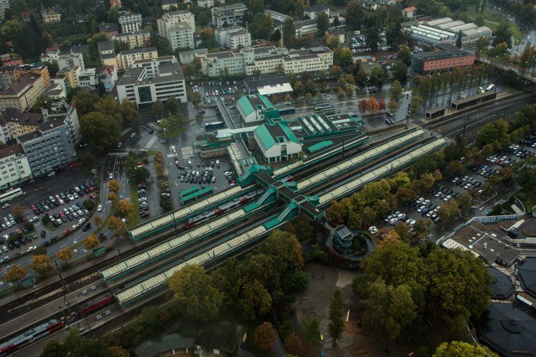 feature, luftbild, luftaufnahme, bahnhof bregenz, fotografiert am 4.10.2015