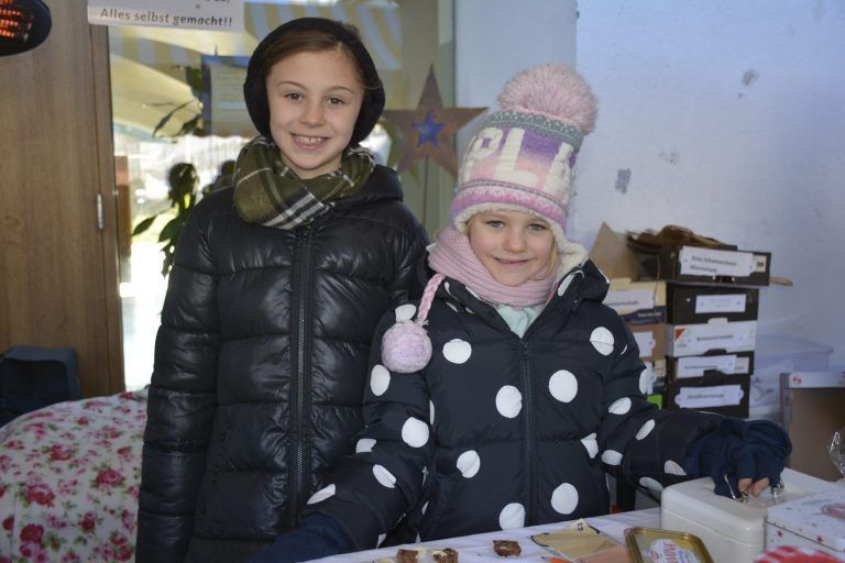 Noa und Lotta halfen fleißg mit - © hpschuler