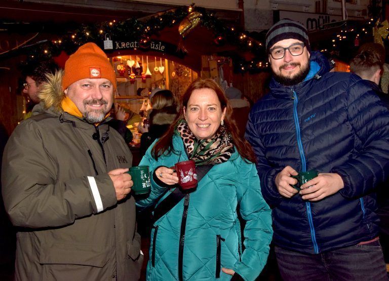 Bludenzer Christkindlemarkt eröffnet, Auftritt des Musikers Wolfgang Frank, Altstadt, Mühlgasse