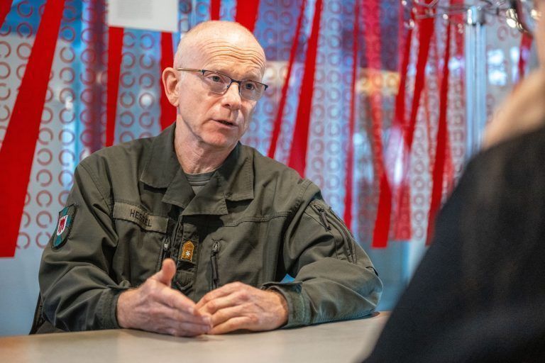 Militärkommandant Gunther Hessel, Interview