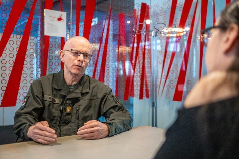 Militärkommandant Gunther Hessel, Interview