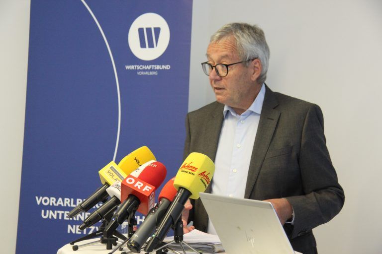 Wirtschaftsbund Vorarlberg präsentiert Ergebnisse der Sonderprüfung mit Karlheinz Rüdisser, geschäftsführender Obmann Wirtschaftsbund, und Josef Schima, Partner BDO Wien und Leiter Sonderprüfung
