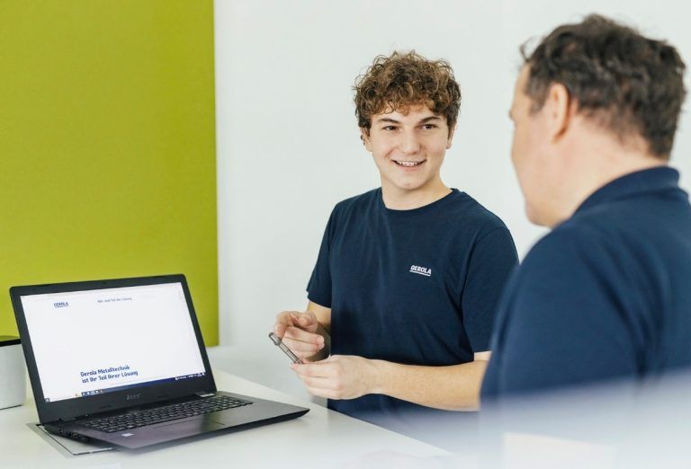 Luca Halder bei Gerola Metalltechnik