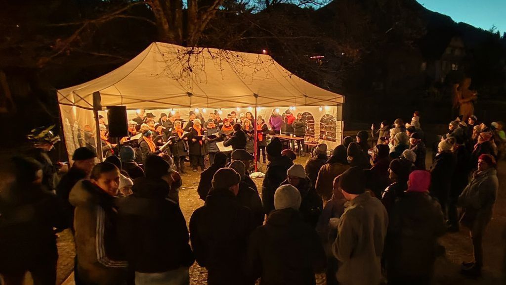 Markt der Gemeinschaft, Musik und regionalen Köstlichkeiten