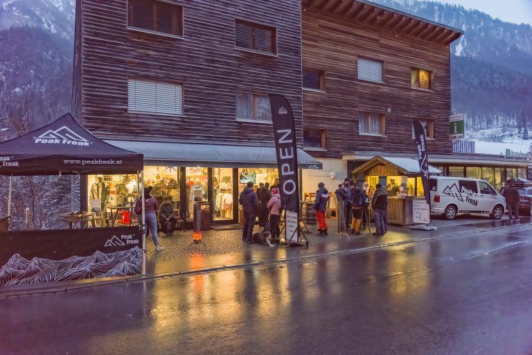 Peak Freak eröffnet zweiten Store in Brand mit regionalen Spezialitäten und personalisierten Produkten: Der neue Peak Freak Store in Brand vis a vis Gemeindeamt wurde am Samstag, 14.12., eröffnet.