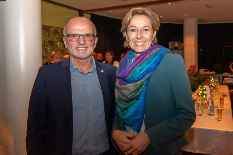 DSV-Präsident Herbert Lenz freute sich LR Martina Rüscher bei der 70-Jahr-Feier begrüßen zu dürfen.