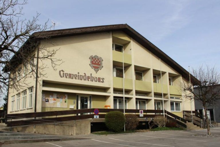 Hohenweiler Dorfzentrum im Zeitplan: Im Gegensatz zum Schulgebäude wird das Gemeindeamt erhalten und wird für kommunale Infrastruktur wie die Kleinkinderbetreuung adaptiert.
