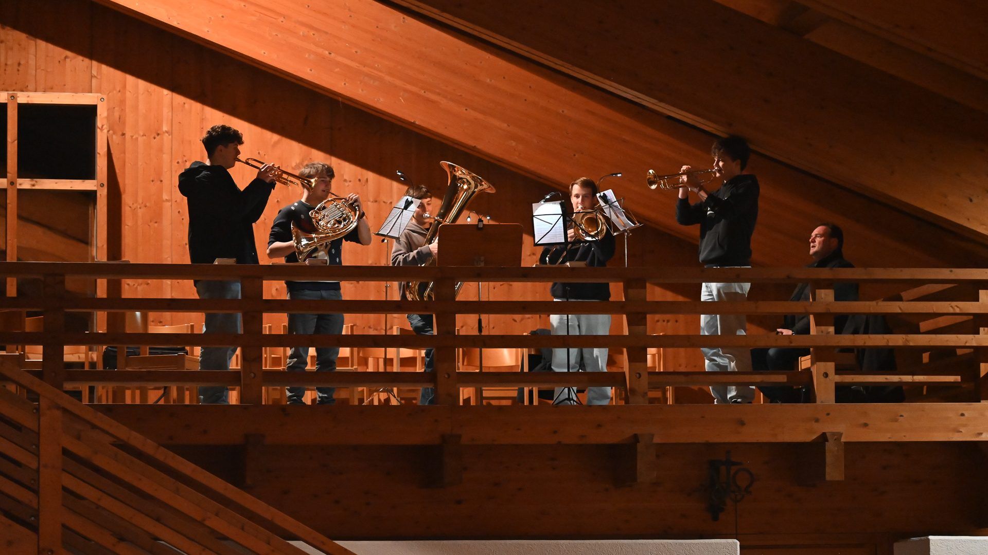 Weihnachtsbenefizkonzert der Rheintalischen Musikschule: Das Blechbläser-Quintett stimmte die Gäste zu Beginn des Konzerts ein.