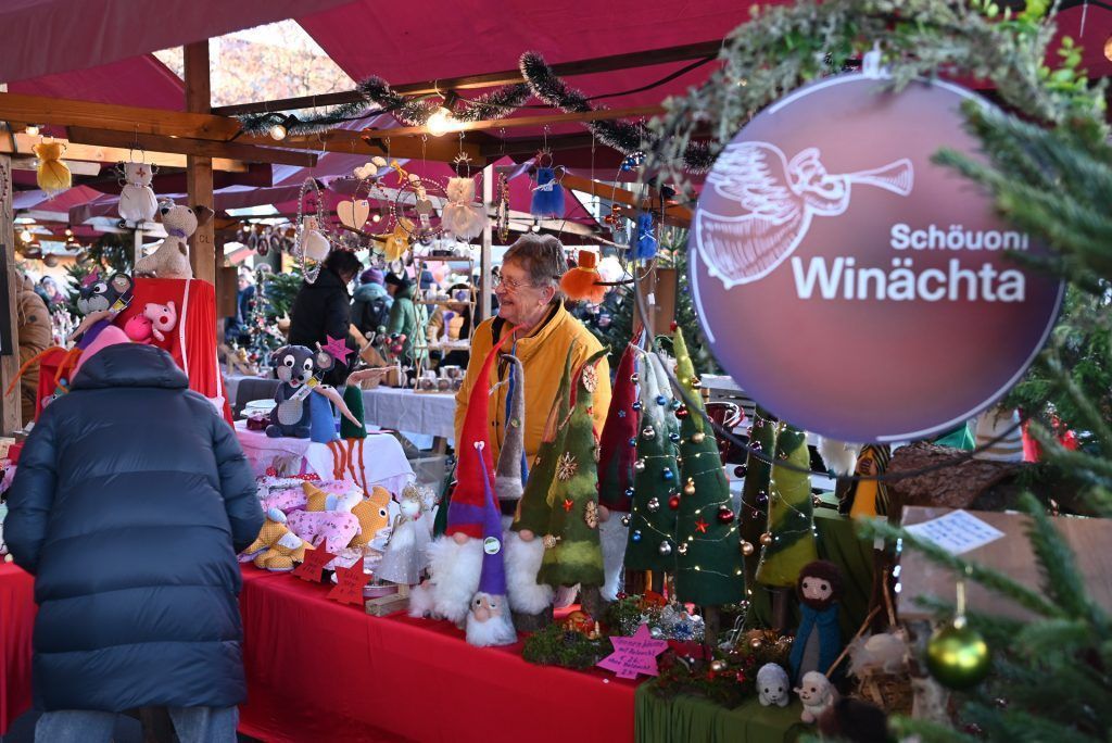 Weihnachtlicher Glanz am Lustenauer Kirchplatz