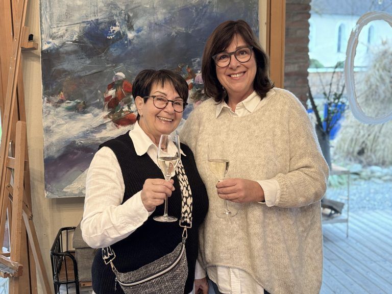 Ein Tag voller Inspirationen: Unter den Besuchern: Die Künstlerinnen Annemarie Trummer und Doris Luz.