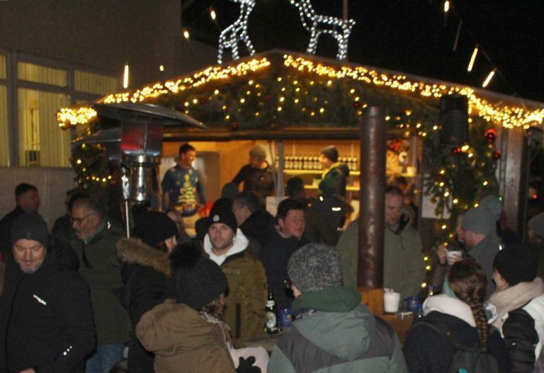 „Herbergsuche“ als Markt-Kulisse : Der gastronomische Hotspot beim Hohenweiler Märktle.