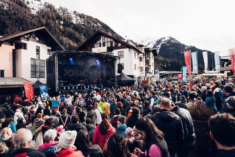 Tanzcafé Arlberg: Musik, Schnee und Bergkulisse