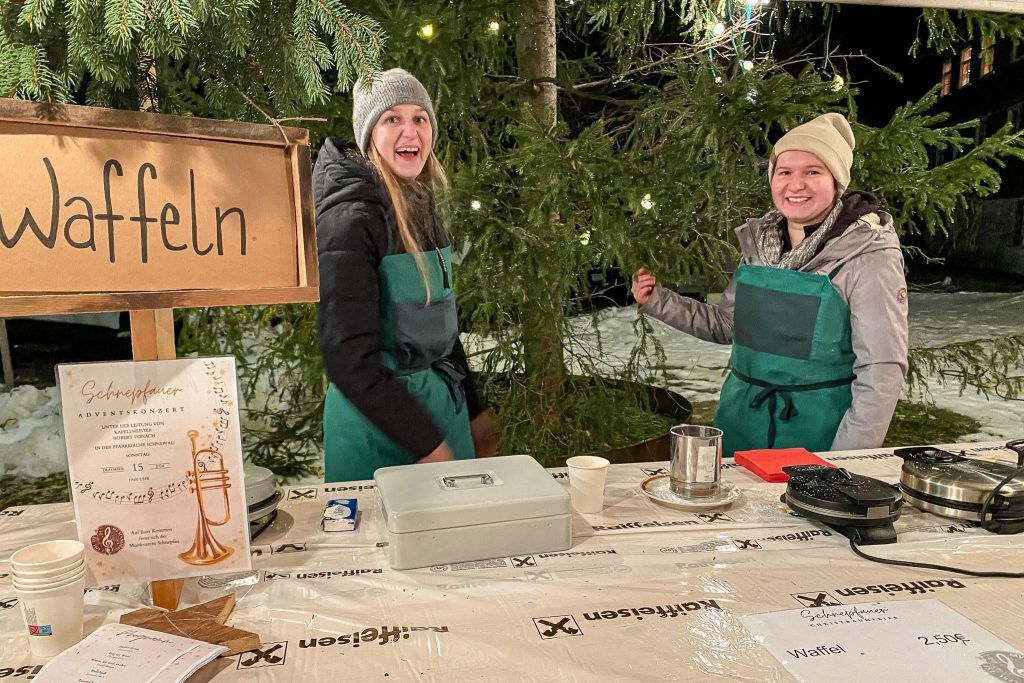 Weihnachtlicher Flair bei der Schnepfauer Christbaumfeier