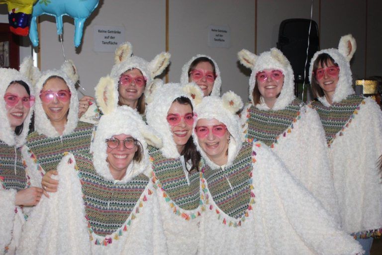 Tierische Mega-Party zum Jubiläum mit neuem Rekord: Tolle Kostüme in Brederis.
