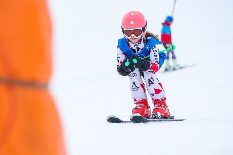 Kleine Rennläufer groß in Fahrt