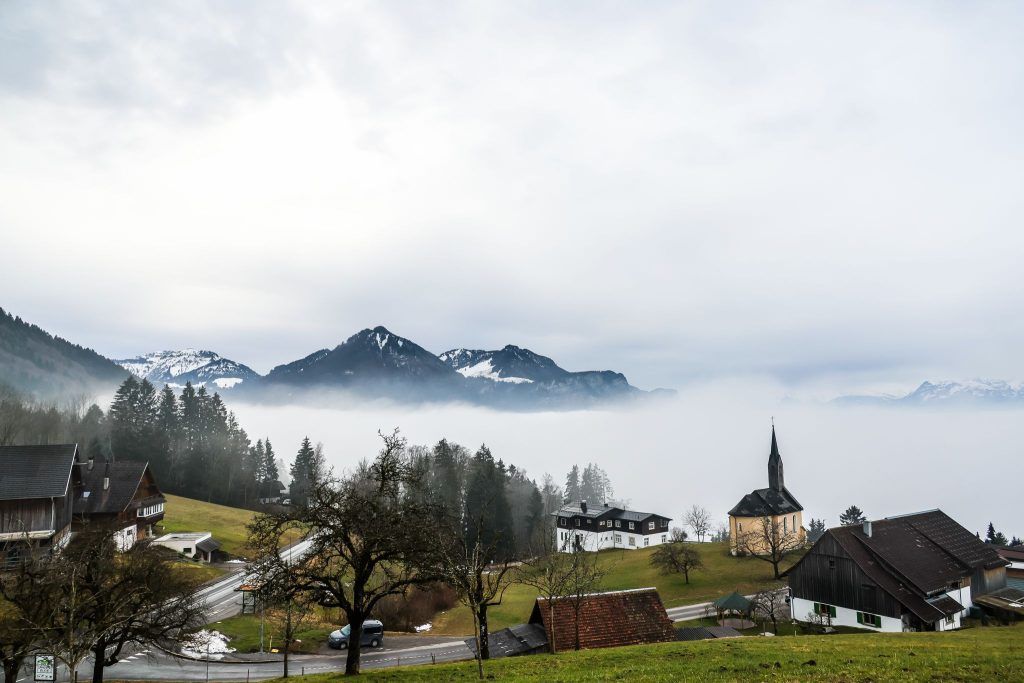 In der Höhe milde Temperaturen, im Tal schlechte Luft
