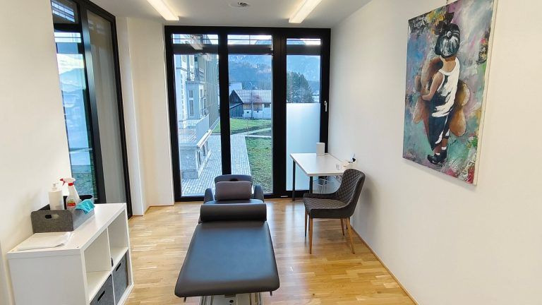 Bewährte Physiotherapie in neueröffneten Räumen: In Bludenz steht Patienten auf 120 Quadratmetern ein umfassendes Therapieangebot bereit. - Gesundheitscampus - viele Spezialisten unter einem Dach - Gesundheitscampus