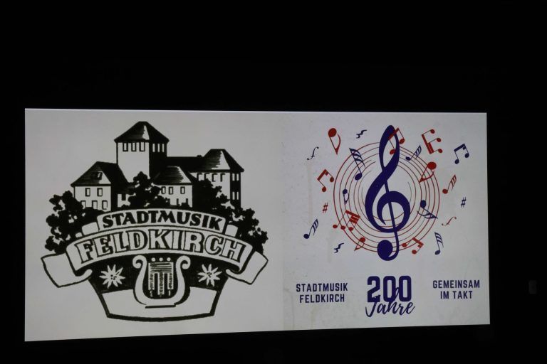 Stadtmusik Feldkirch lud zum 24. Neujahrsempfang: Schön gestaltetes Jubiläumslogo.