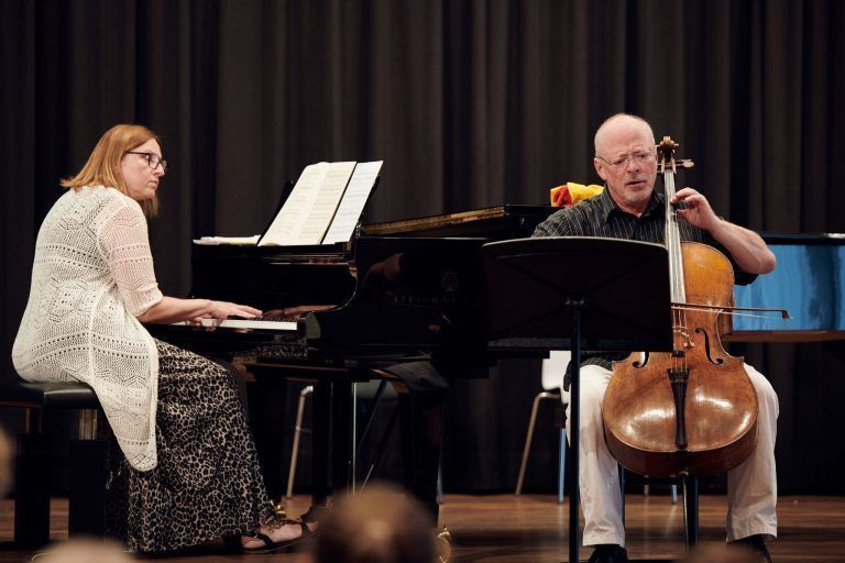 Künstlerduo Martin Merker und Anna Adamik konzertierte vor den eigenen Schülern in Triesen