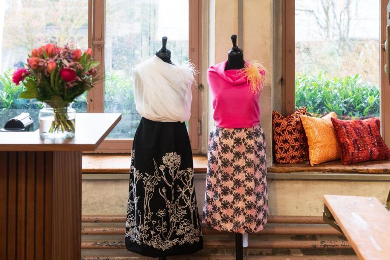 Die Welt der Stickereikunst: In Lustenau eröffnet neue Boutique in historischem Gemäuer