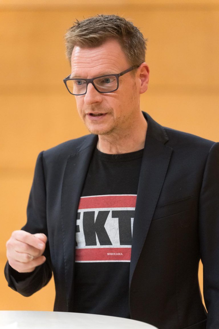 Andre Wolf von Mimikama: "Social Media ist Dauerwahlkampf"