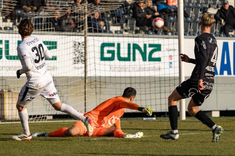 Aufschlussreiches Testspielderby
