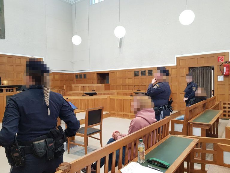 Kioskräuberinnen vor Gericht