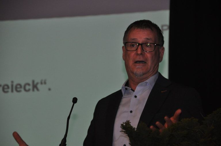 Neujahrsempfang 2025 im Großen Walsertal : Vortragender Dipl.-BW (FH) Alexander Seiz,
