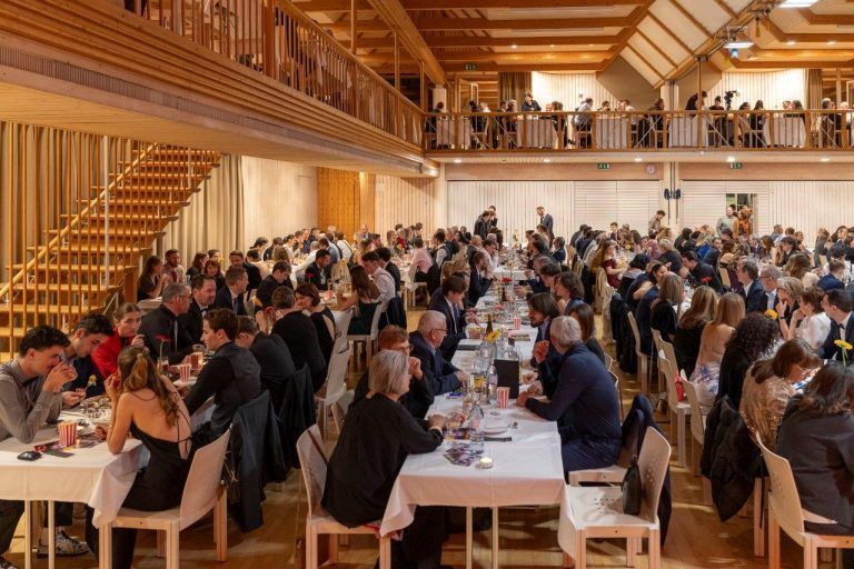 Ausverkauft: Klauser Ringerball begeistert mit Show, Ehrungen und Tombola: Der Klauser Ringerball war ausverkauft.