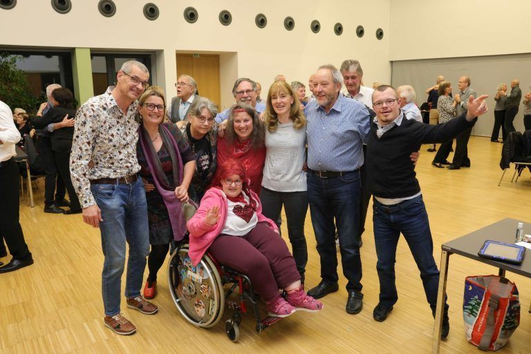 Neujahrstanz von „Vorarlberg 50 plus“ in „Dorfmitte“.
