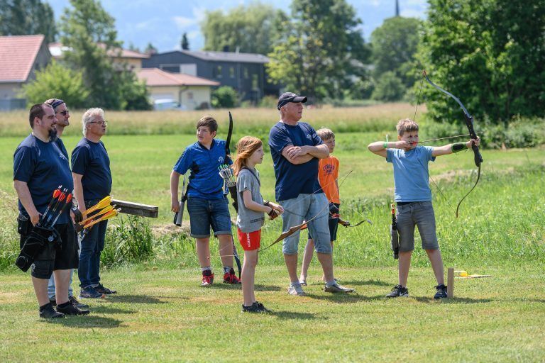 Bogensportclub Lustenau rüstet sich gegen Unwetter: Viele Kinder und Jugendliche sind im Verein. Das Bogenschießen ist auch ein beliebtest School-is-out-Programm in den Sommerferien. (BSC Lustenau)