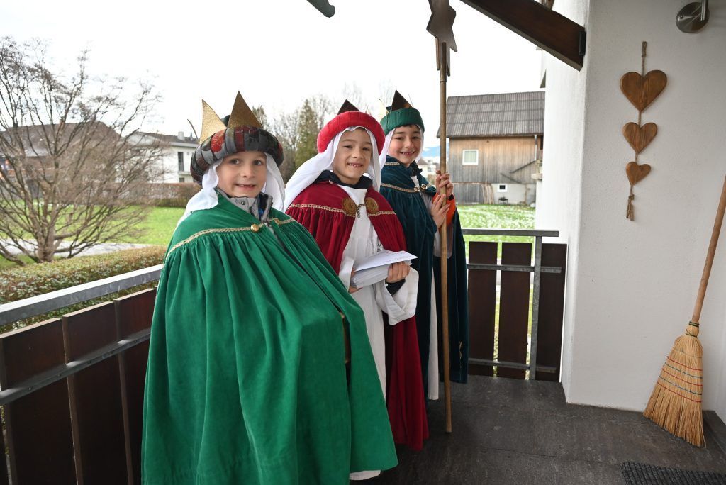 Sternsinger brachten königliche Post in Lustenau