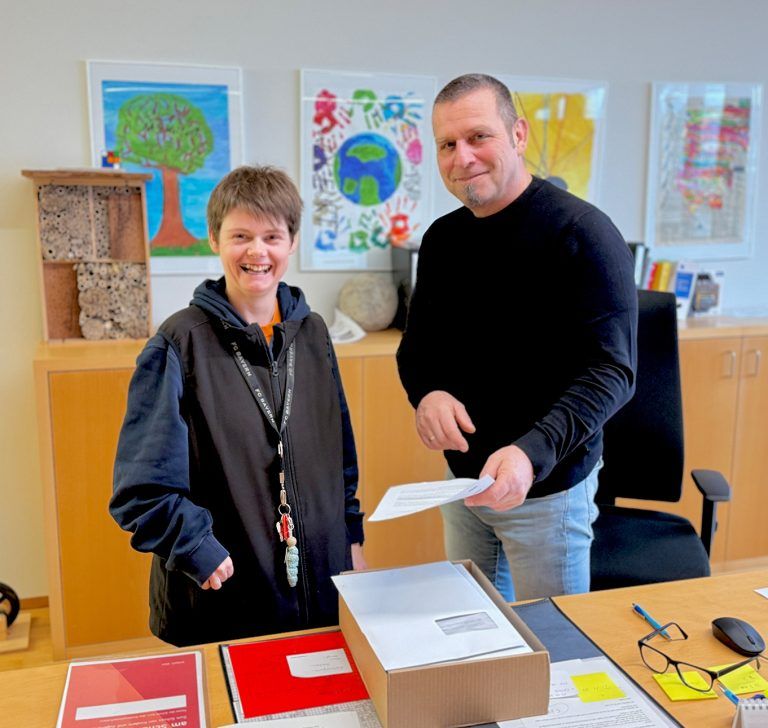 Corinna Zobl im Gespräch mit Direktor Dieter Losert. (Foto: Hartmut Hofer, 