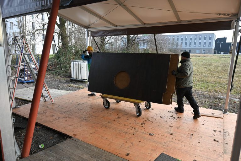 Vorhang zu beim Freudenhaus: Nach und nach wurden Wände und Böden abtransportiert.
