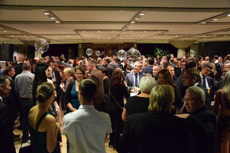 Die Feuerwehr Lustenau lud zum "Walk of Flame" in den Reichshofsaal: Alles drehte sich beim Ball um das Motto "Walk of flame". (Feuerwehr Lustenau)