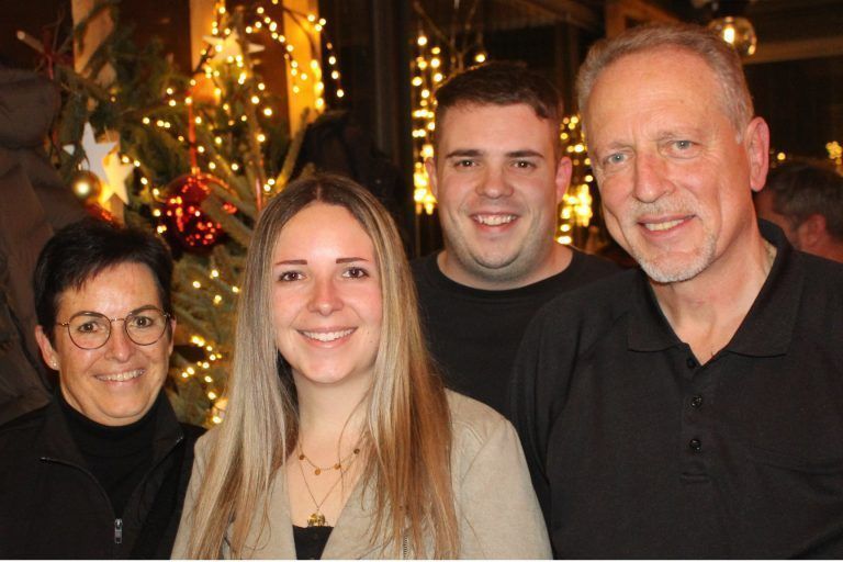 Rustikal bis nobel im Wirtshaus am See : Wenn Wolfgang Frank zum Bauernsilvester aufspielt, dann ist es für Hubert Hämmerle Ehrensache, mit seiner Familie dabei zu sein.