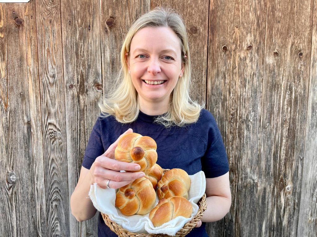 Alexandra Frick verrät ihr Backrezept für knusprige Knopfsemmeln